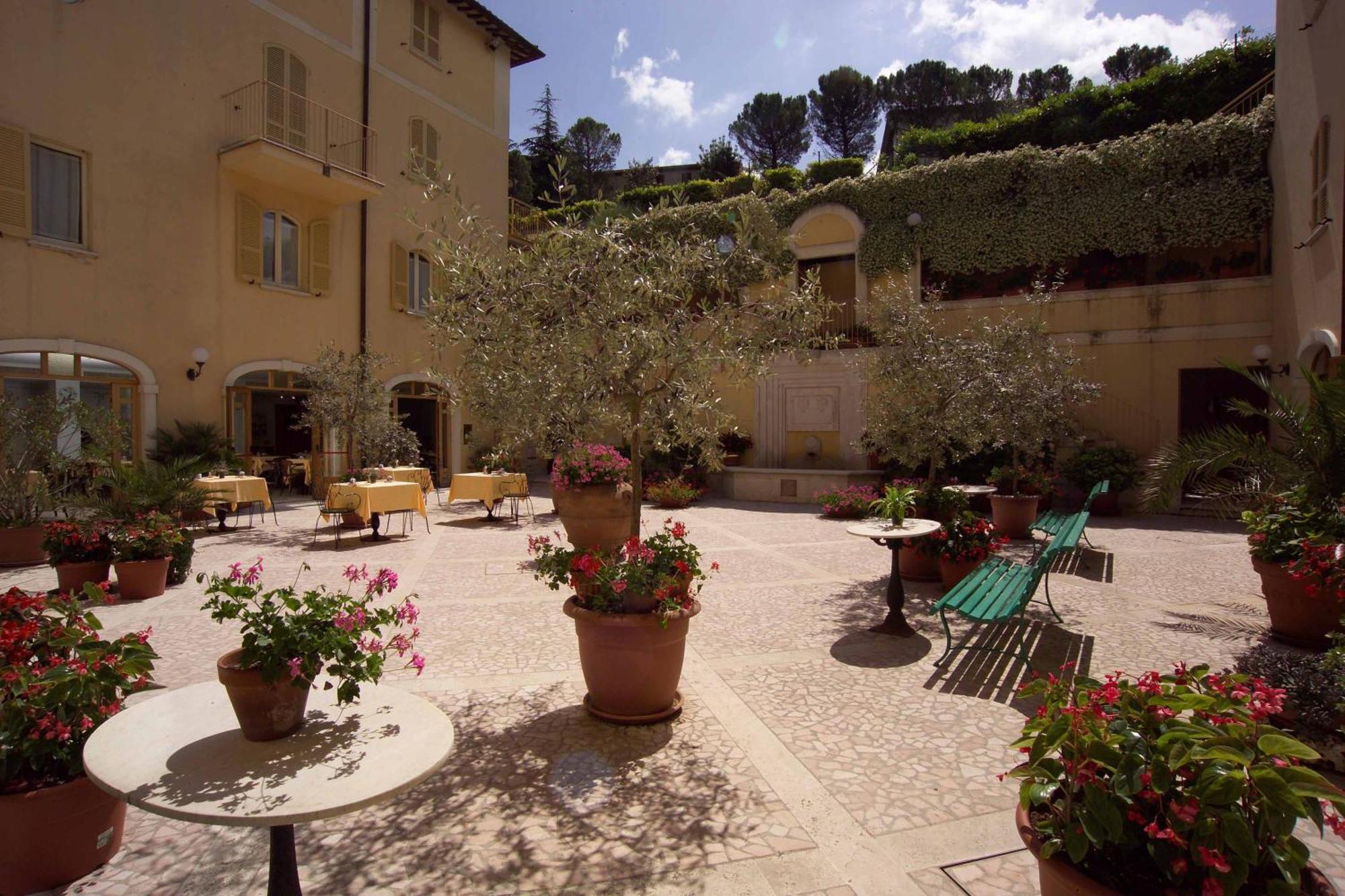 Hotel San Luca Spolète Extérieur photo